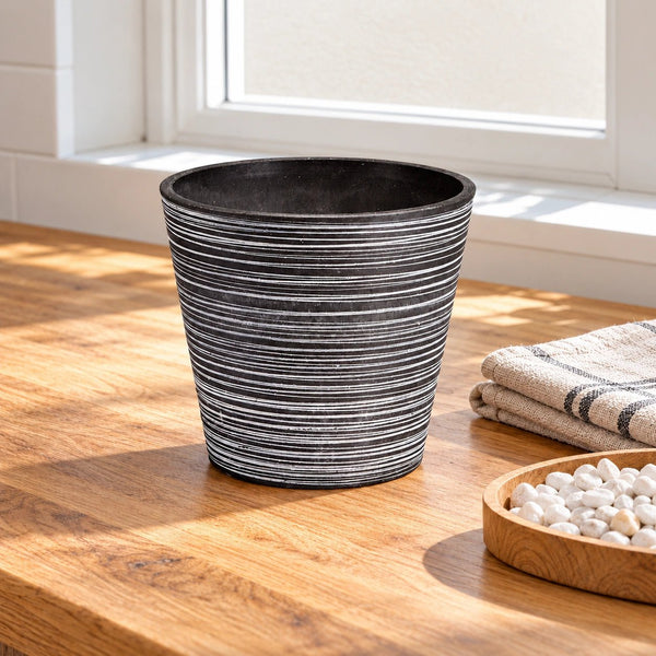 Black and White Engraved Pot 17cm — gallery image 3
