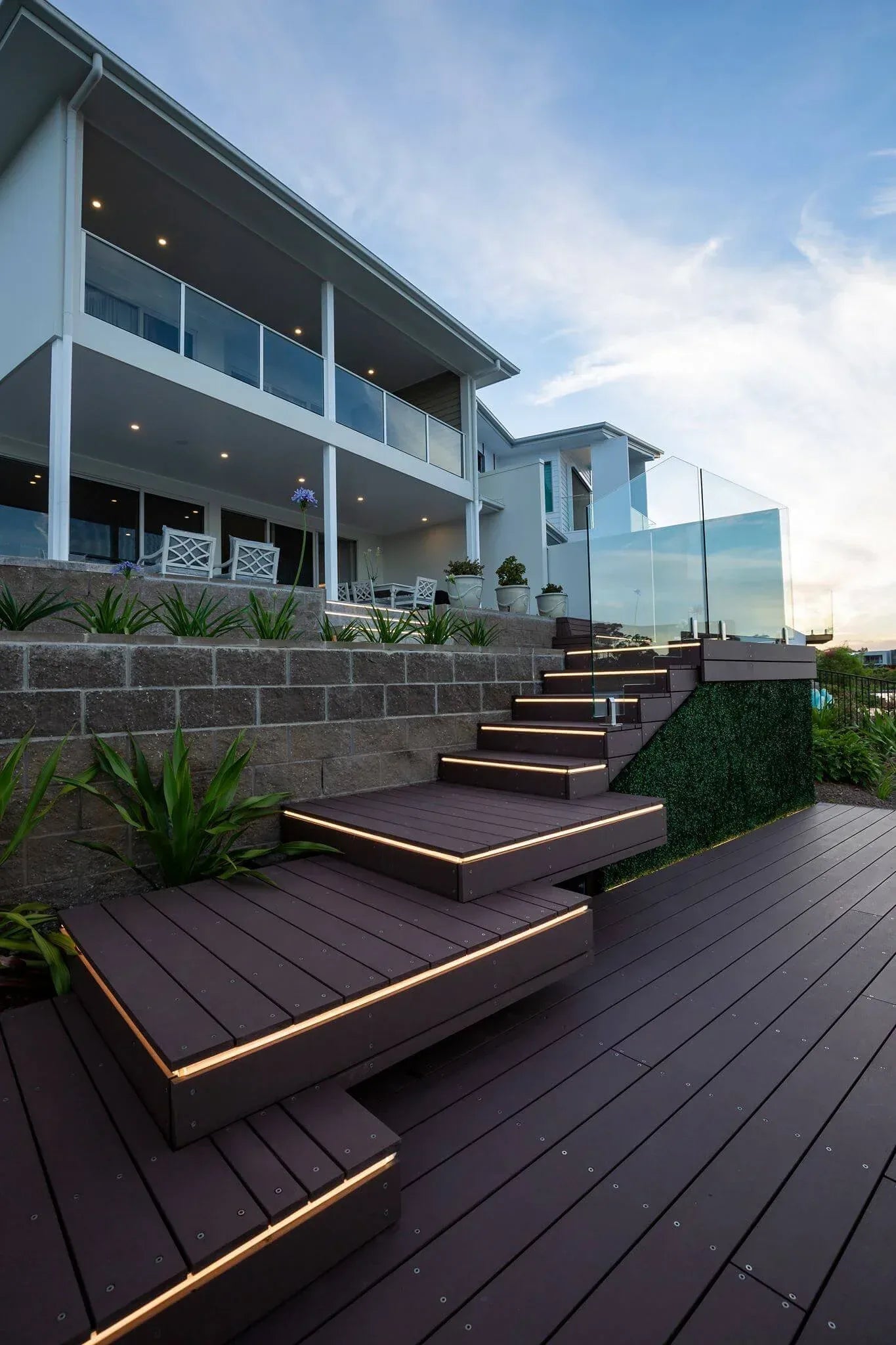 Outdoor Wall Ideas That Make Australian Homes Look Straight Out of a Magazine - Designer Vertical Gardens