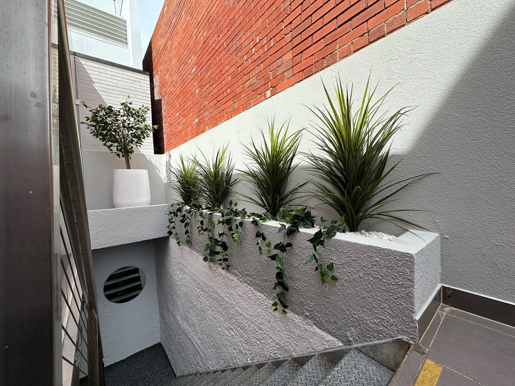 Potted Artificial Long Grass (Yucca Grass) 115cm UV Resistant - Designer Vertical Gardens Dracena & Artificial Yucca