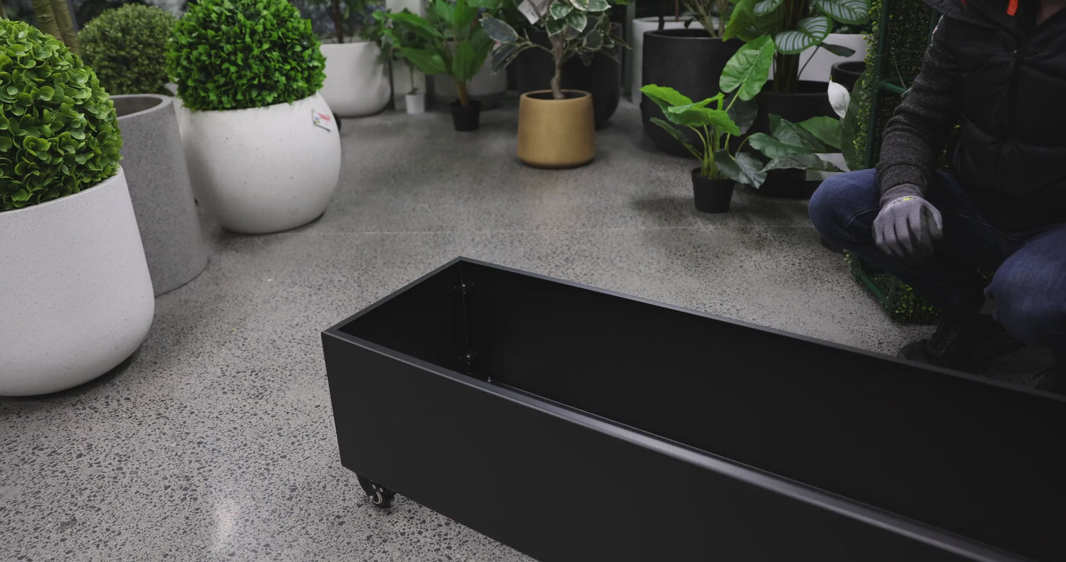 Black Metal Planter Medium + Wheels